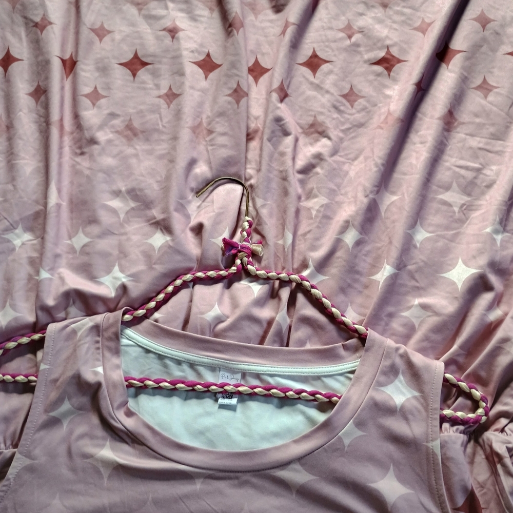 Pink Daisy sleeveless dress with star pattern size 3x, pretty in pink, plus size